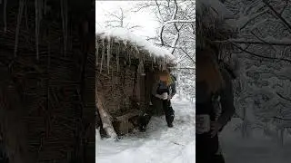 Зимняя сказка у избушки из камыша