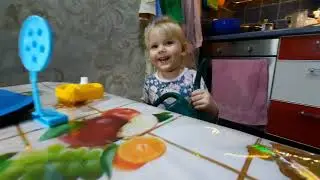 Прививка. Концерт. Пеку хлеб. Нянькаюсь и крою постельное белье.