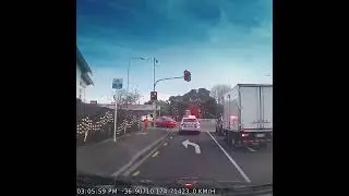Brave to run a yellow light while Police is at the back