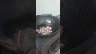 начинаем обжаривать баранину до золотистой корочки!!!! #еда