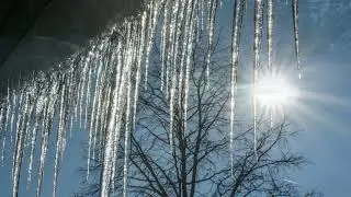 ПЛЕНЁННАЯ  ВЕСНА стихи Ларисы Гавриковой читает Д Канунов