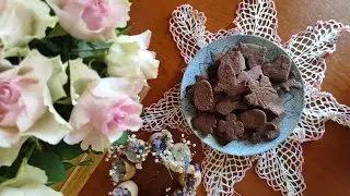 Простое шоколадное песочное печенье.