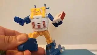 Transformers Generations Titans Return Legends Class Seaspray