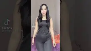 KELIATAN JELAS APEM NYA 