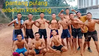 Menikmati hujan perdana di Smano latihan tetap semangat.