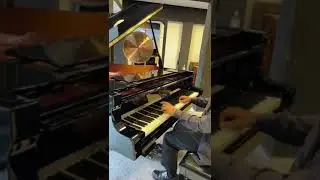 Theme from New York, New York, Yamaha C7, com a sutileza do Uhlik!