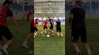 НА КОГО ПОКАЗАЛА БУТЫЛКА - ДОЛЖЕН ПОПАСТЬ В ОДНОКЛУБНИКА