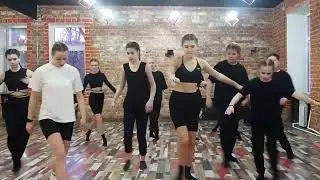 СОВРЕМЕННЫЙ ТАНЕЦ В  "СТУДИИ ЮНОГО ТВОРЧЕСТВА".