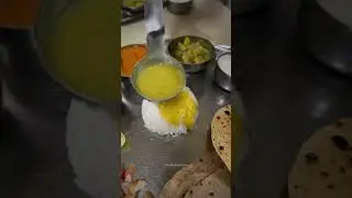 1925 पासून पुण्यातील प्रसिद्ध न्यू पुना बोर्डिंग हाऊस😍 Sadashiv Peth, Pune #punefood #pune #punekar