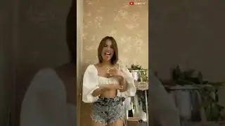 Gadis Seksi Senang Joget Terbuka