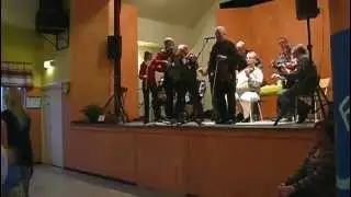 Dansen runt granen börjar i Saxdalens folkets hus trettondagen 2013