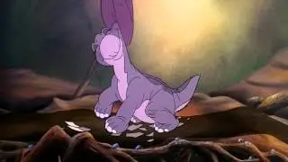 Le Petit Dinosaure et la Vallée des merveilles (1988) | Naissance de Petit-Pied