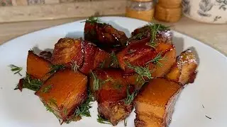 Сало и САХАР? Это очень вкусно. САЛО по-китайски или красное сало