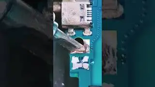 Замена микрофона на плате телефона с помощью монтажной площадки! 🔧📱