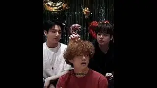 jk was nervous about the extra fork in taehyung's hair (?) 😅 #taekook #vkook #taehyung #jungkook