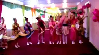 Японский танец с веерами на утреннике 8 марта