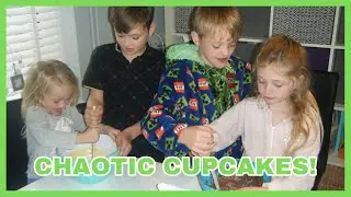 CHAOTIC CUPCAKE BAKING | THE LOUD HOUSE
