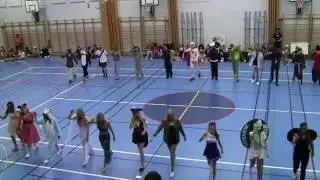 9A klädparad