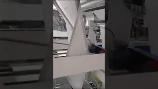 Пакетоделательная машина с завязками для мусорного пакета.