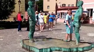 Прага! ПИСАЮЩИЕ МУЖЧИНЫ! Фонтан!