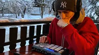 Making a Lo-Fi Beat Outdoors On The MPC 500