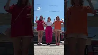 А поехали с подругой на море