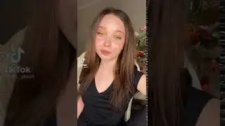 Женскоё влагалище и его выдиление имеют настолько кислотную среду,что сможет отбеливать нижнее бильё