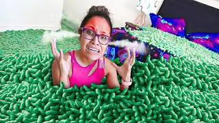 COLOQUEI 10.000 SALGADINHOS NO QUARTO SEM ELA SABER! - *Trollagem*