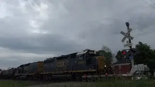 CSX Local With A GP40-2 and a Yard Slug For Power Along With an Huge Idiot - Geneva, OH