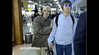 Noel and Liam Gallagher show brotherly love
