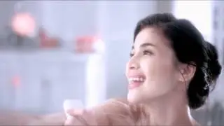 NEW Palmolive Naturals Glow & Moisture Commercial with Anne
