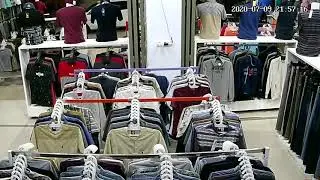 PENCURI HANDPHONE TEREKAM CCTV DI TOKO BAJU KOTA BULUKUMBA
