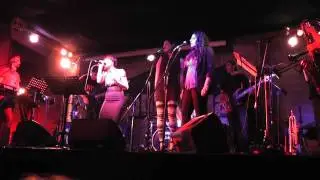 Tom's Family - Sweet Thing (Chaka Khan)