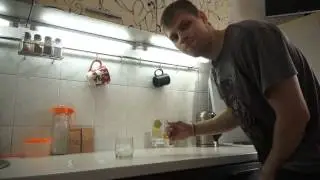 Фокусы: Вода превращается в лёд.