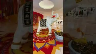 White elephant 🐘 Dubai Shopping mall #dubai #elephant #explore #travel #animal #whiteelephant #uae