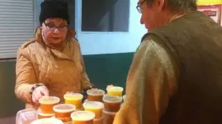 Как продать свой мед? Ответ прост-торговля на рынке.14 янв. 2017г.