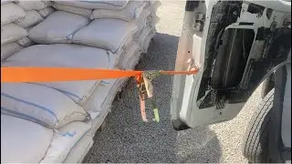 Погнули дверь на заправке