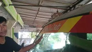 Proses melepas stiker dengan mudah