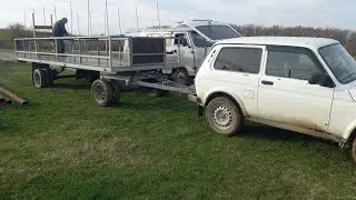 Trailer with a rotating axle, bee treatment in December
