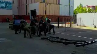 Как разобрать и собрать машину за 2 минуты 44 секунды