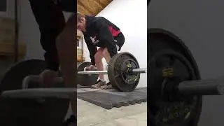 Hex bar deadlift 305 x 10