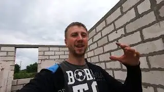Как продвигается строительство мастерской?