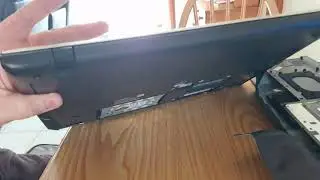 Auspost postal damage on a laptop that I sent a friend evidence.