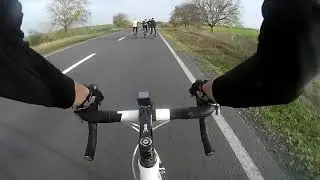 Вело покатушка на шоссейном велосипеде. Вело выезд.