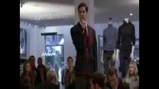 Blaine is in a store and he's singing!
