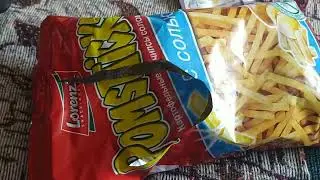 Komputersem ест Pomsticks с солью