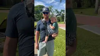Carry them like it’s nothing 💪 #parenting #dads #moms #toddlers #parentingtips