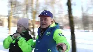 Леночку Котоусиху ВЫЛЕЧИЛ ОТ склероза на мужиков певец ПРОРОК САМБОЙ.одев обоих в одинаковые куртки