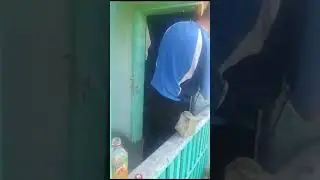 Как мент дверь запиливал