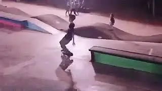 Skate trick kickflip crooked grind